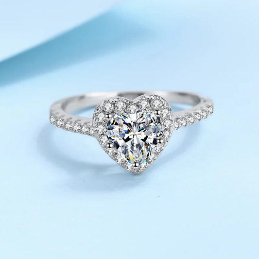 Sparkling Elevated Heart Ring - 1ct Moissanite